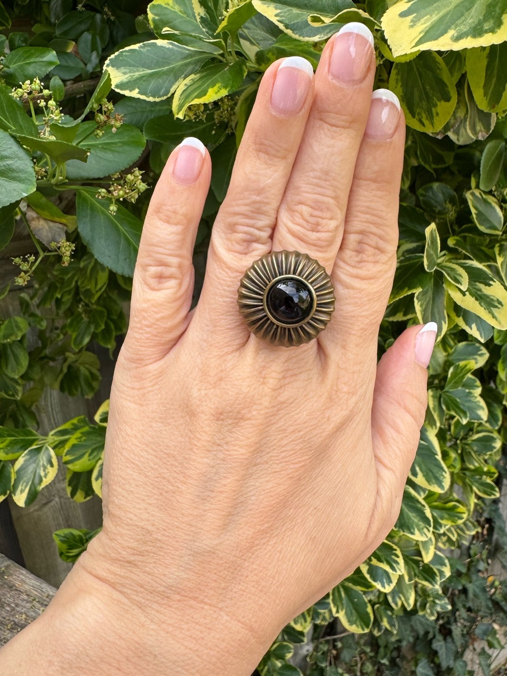 Jan Michaels San Francisco Ring Antique-Inspired Black Stone Brass Gold Size 7.5